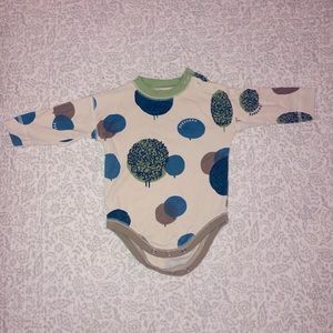 Burberry onesie and hat. 6 months